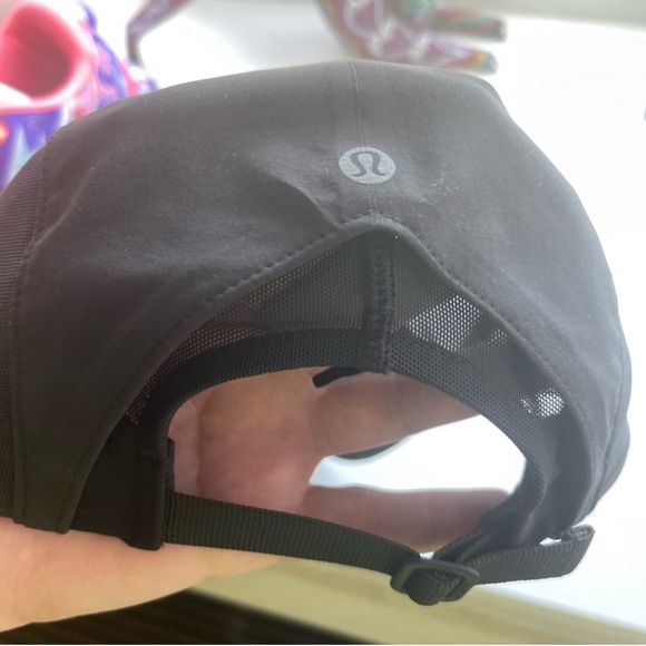 Fast and Free women’s run hat Elite. - Picture 4 of 5